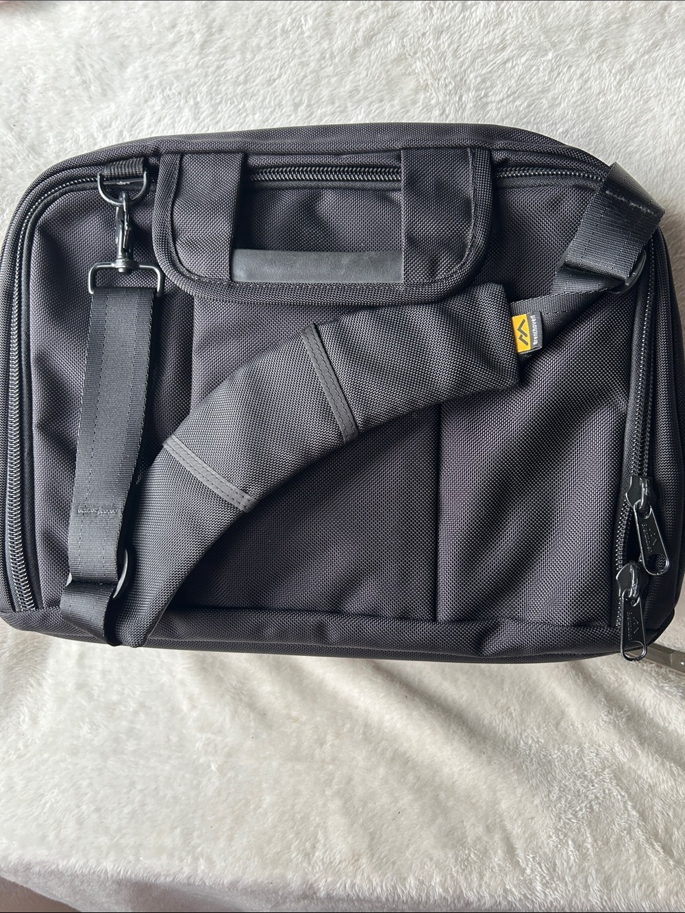 Brenthaven Black Laptop Messenger Bag with Shoulder Strap